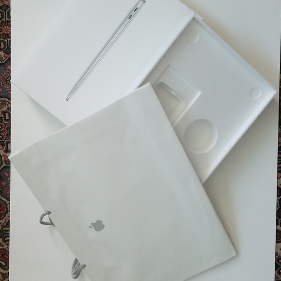 Macbook Air White Empty Box and Shopping Bag - Picture 1 of 7